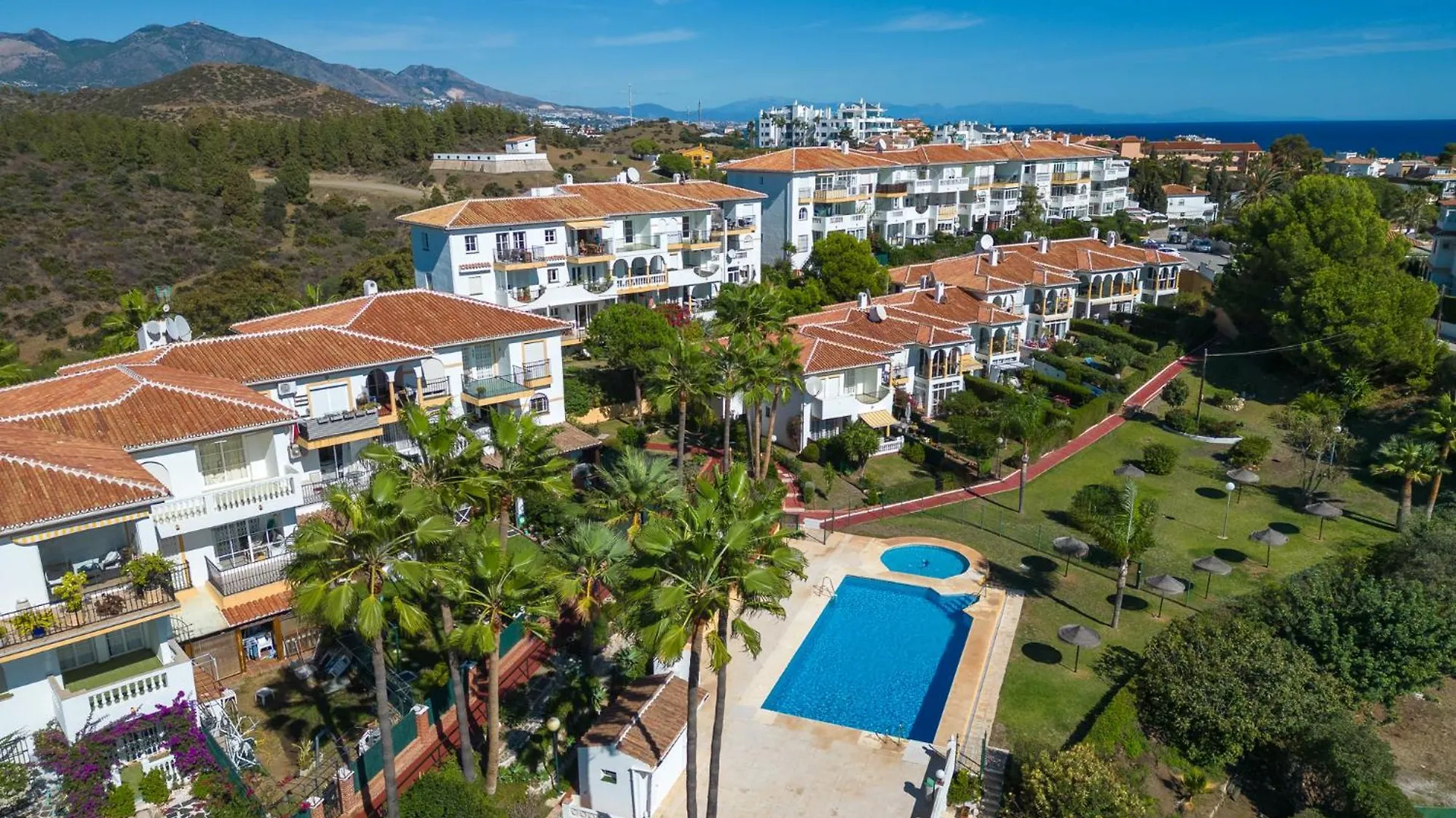Mijas, Colinas Del Faro, Lovely Terrace Apartment Walking Distance To Beach
