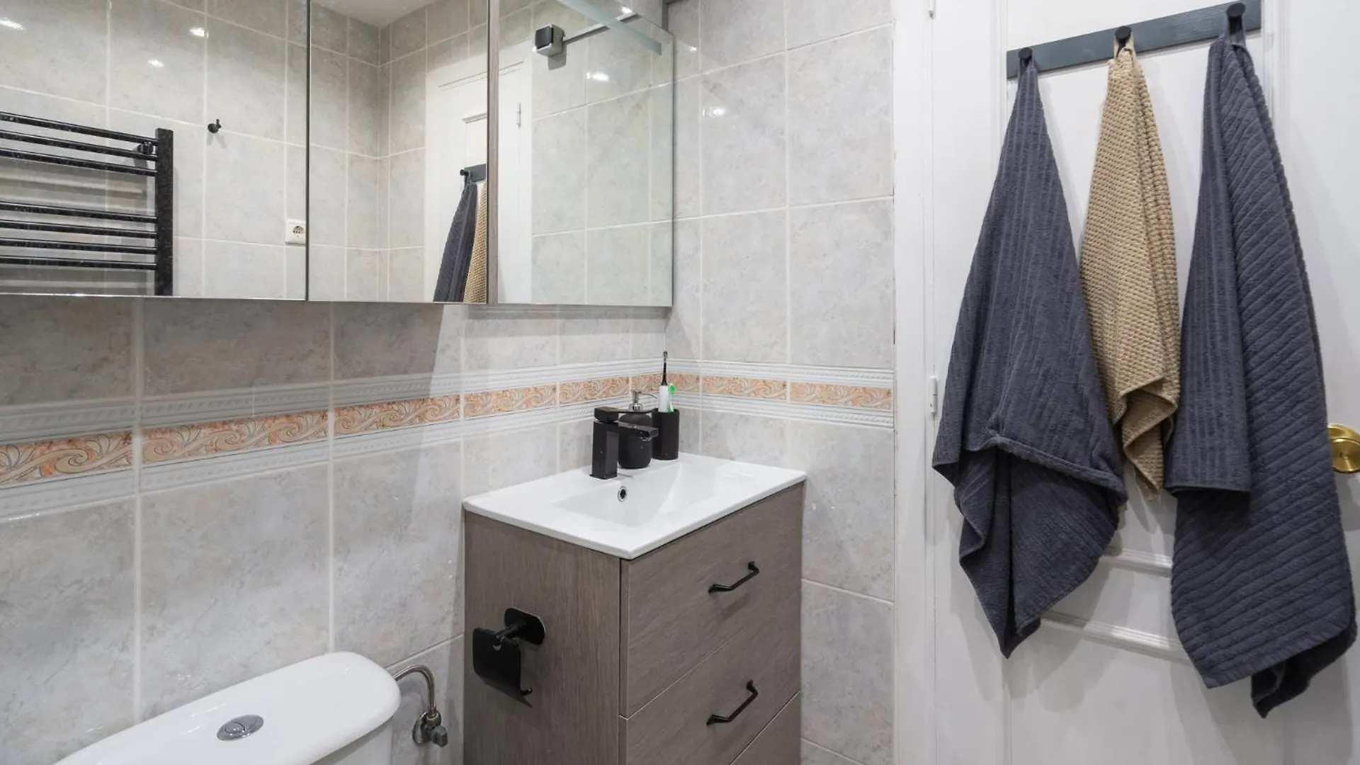 Mijas, Colinas Del Faro, Lovely Terrace Apartment Walking Distance To Beach Mijas