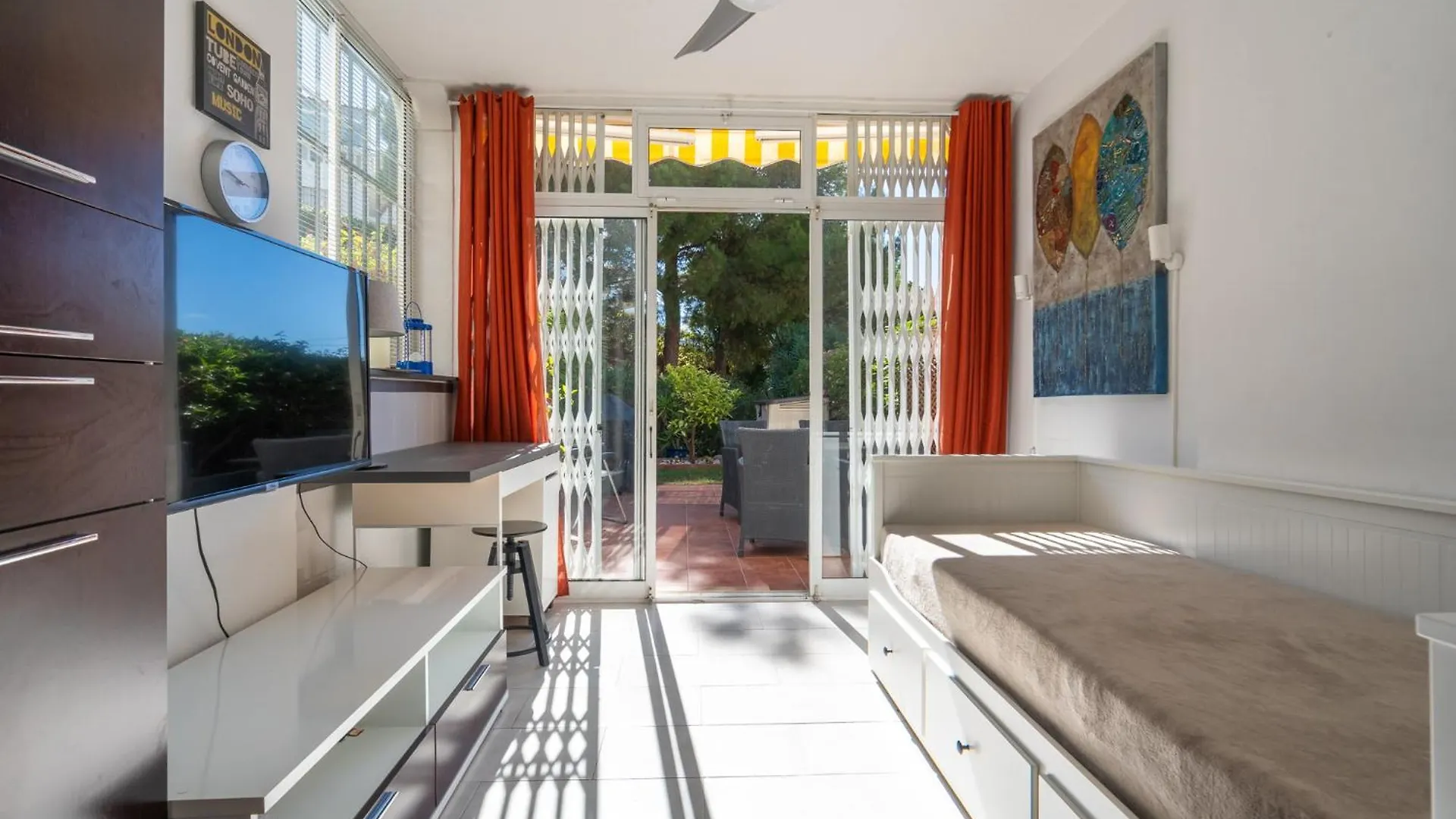 Mijas, Colinas Del Faro, Lovely Terrace Apartment Walking Distance To Beach Spain